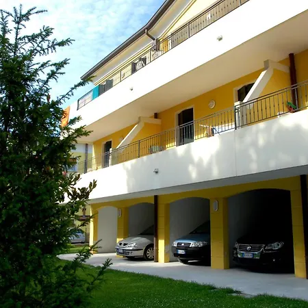 Luminous Flat With Shared Garden Next To The Sea Bibione