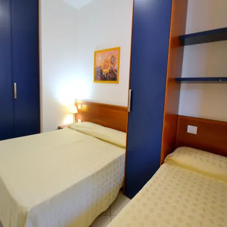 Daire Luminous Flat With Shared Garden Next To The Sea