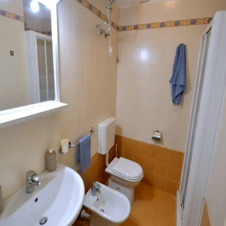 Luminous Flat With Shared Garden Next To The Sea Appartamento *