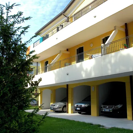 Luminous Flat With Shared Garden Next To The Sea Appartamento *