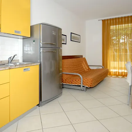 Luminous Flat With Shared Garden Next To The Sea Appartamento